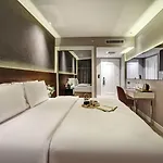 فندق Dora Pera 4*