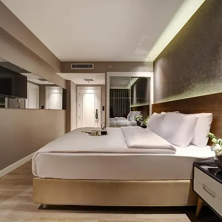 Hotel Dora Pera 4*