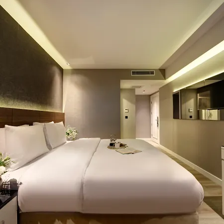 Dora Pera Hotel 4*