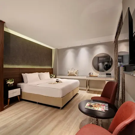 Dora Pera Istanbul