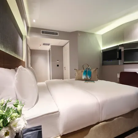 Dora Pera Hotel 4*