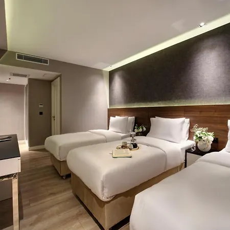 Dora Pera 4*
