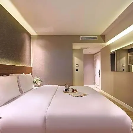 Dora Pera Hotel
