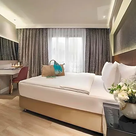 Dora Pera Hotel
