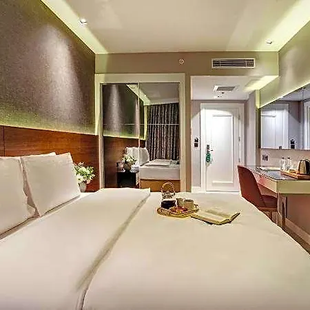 Dora Pera Hotel