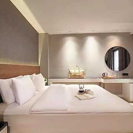 Dora Pera 4*