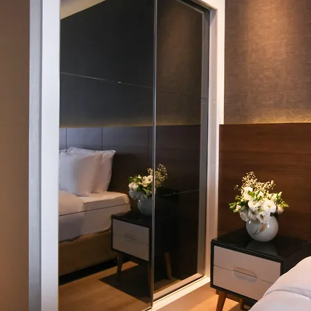 Hotel Dora Pera 4*